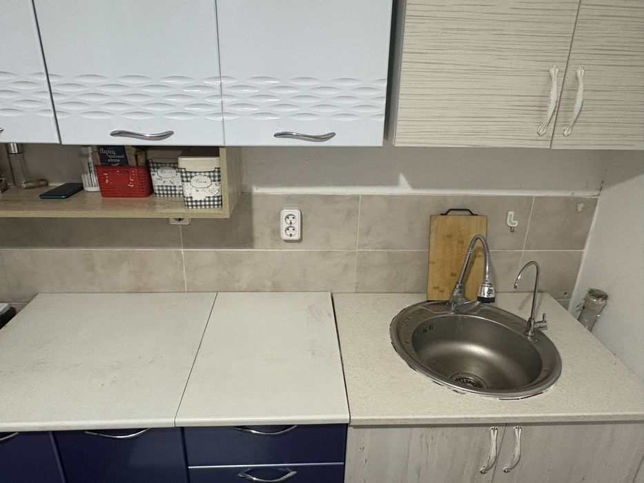 Кухконный гарнитур , вместе с мойкой