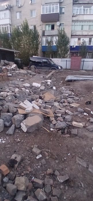 Отдам фундамент на бут. В центре города. Самовывоз