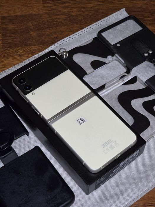 Samsung Galaxy Z Flip 3