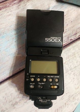 Фотовспышка canon