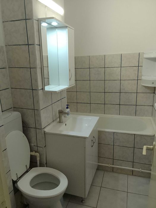 Garsoniera de închiriat