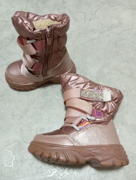 продаю детскую обувь