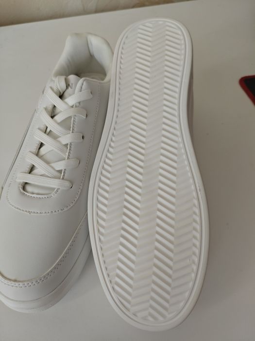 Кроссовки 44 размер