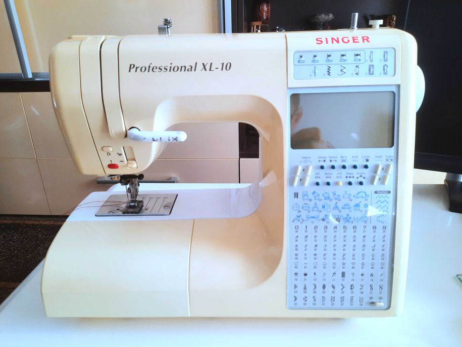 Mașină de cusut și brodat computerizată Singer Professional XL-10