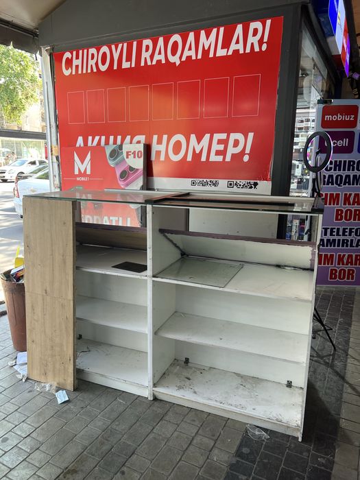 телефон сотиш учун ветрина сотилади