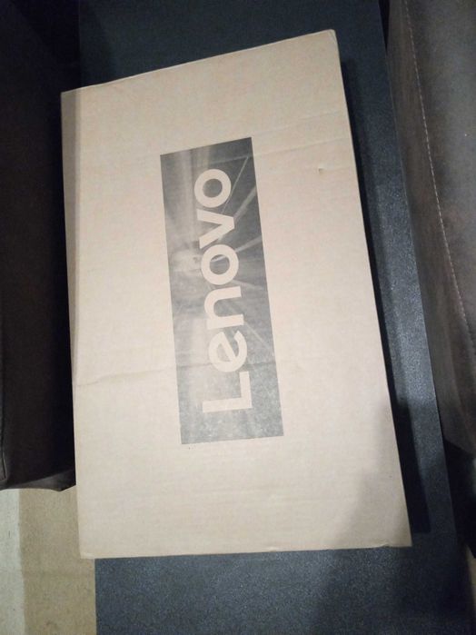 Laptop Lenovo cu Windows 11home 950 lei