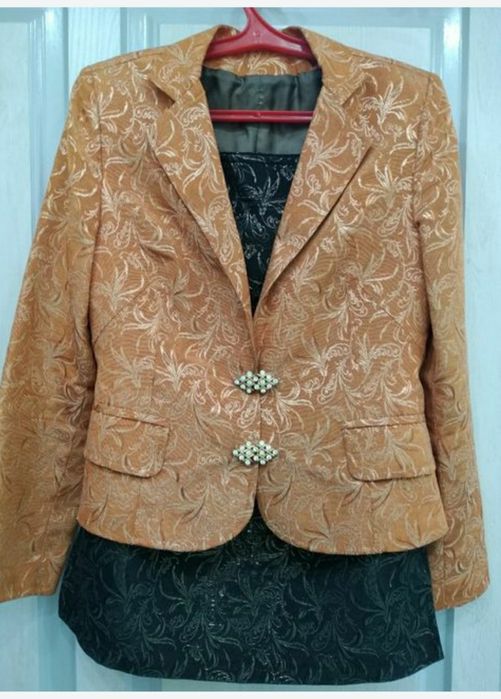 Нарядный костюм с юбкой