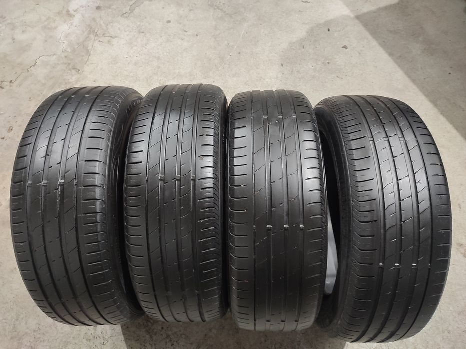 Продам комплект резины 235/55/19