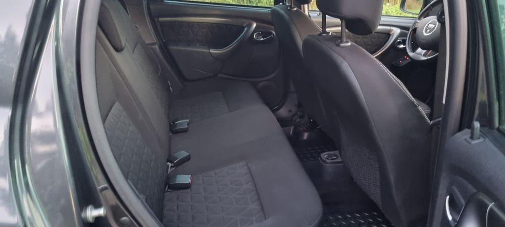 Dacia Duste Prestige / 1.5 dci 110cp/4X4/Navigație