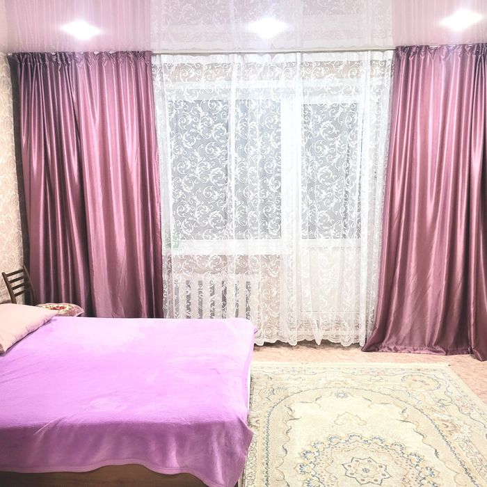 1 ком.я район Цума.часы ,ночь