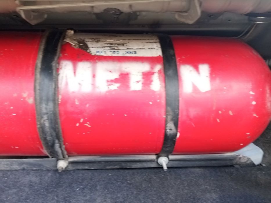 Metan balon sotiladi holati yaxshi  prapanga barter hm  bor.