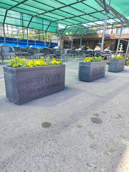 Vazon kashpo biton tuveklar bog va hovli uchun