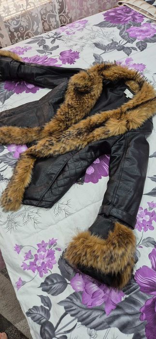 Зимно яке черно еко кожа еко пух. Ново, размер М Цена 150 лв.
