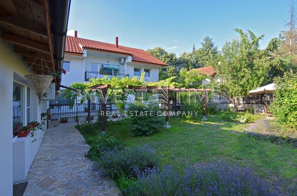 Къща за гости с отличен рейтинг в централната част на с. Кранево