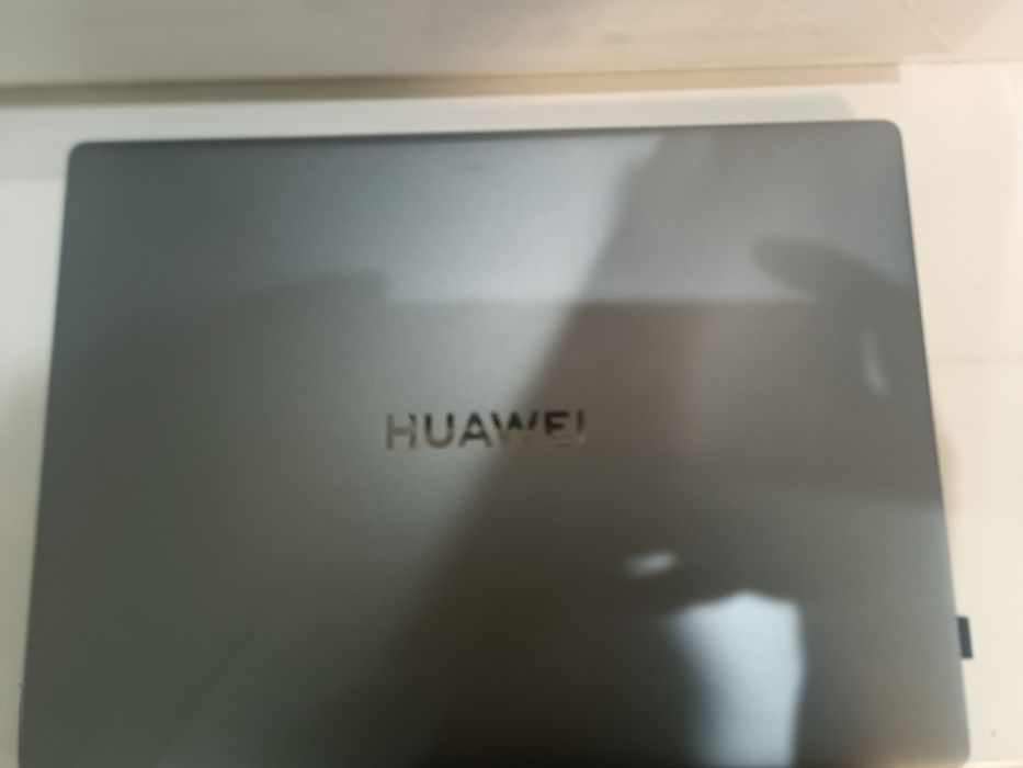HUAWEI  Core.i5.