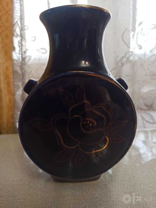 Продам вазу кобальт с позолотой