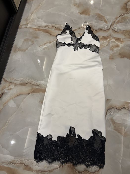 Бяла дълга рокля H&M