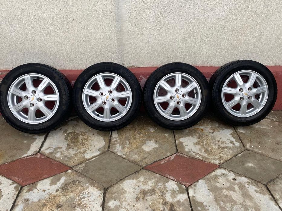 Продам шины зимние с дисками размер 165/65/14