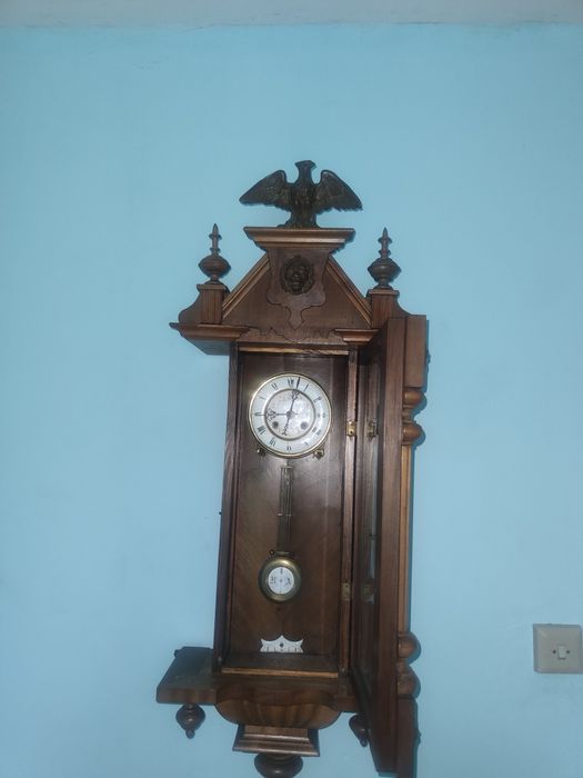 Стар стенен часовник