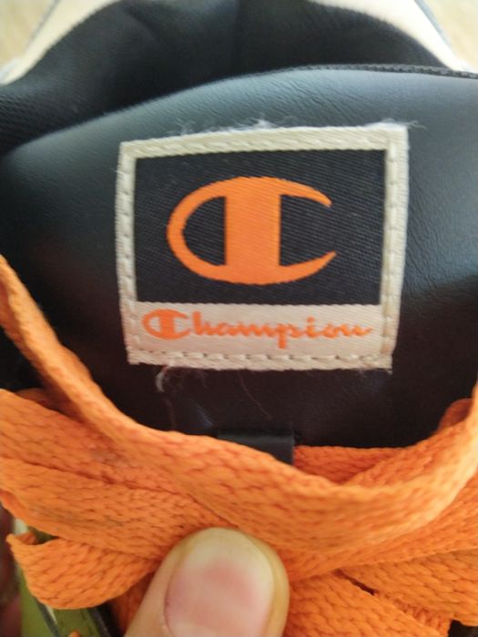 Papuci champion vând