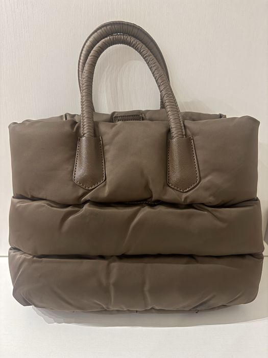 Оригинальная сумка Prada Puff Bag