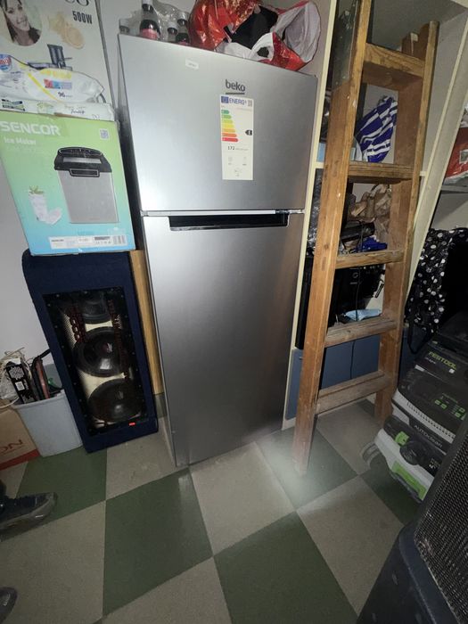 Хладилник с горна камера Beko