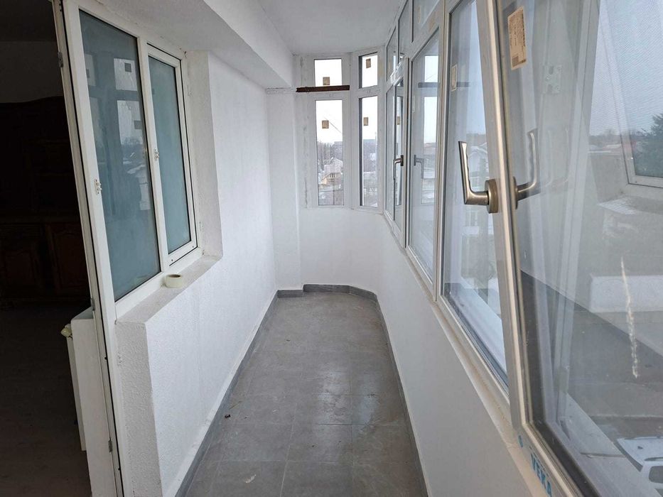 Inchiriez Apartament 4 camere (Piata-Mare)