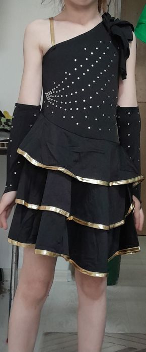 Продам новое платье.