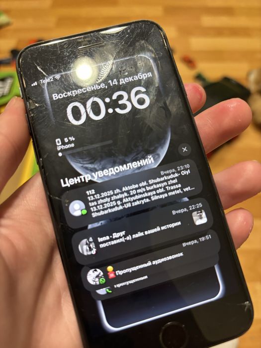 Айфон Se2 , се2.