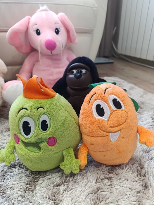Плюшени играчки различни размери