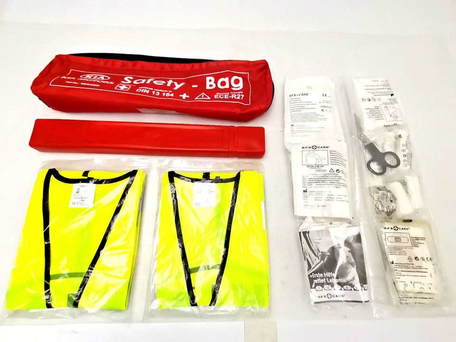 Авариен Комплект Аварийна Аптечка Авто Аптечка KIA