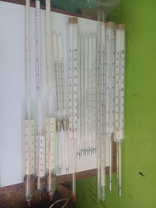 Продам лабораторные термометры