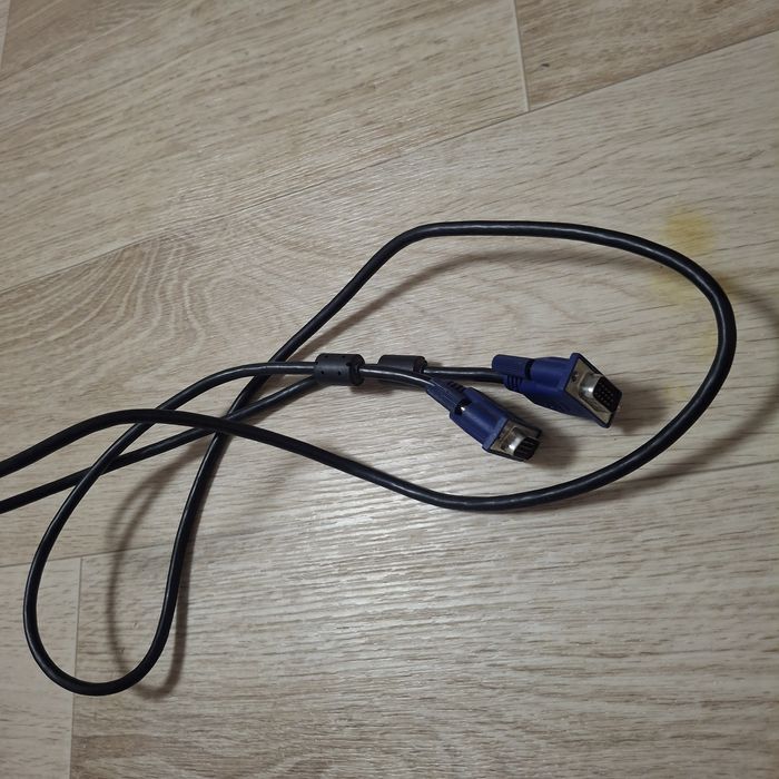 Продам кабель VGA на VGA
