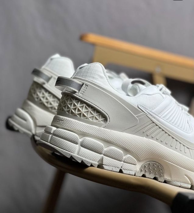 Nike vomero roam 42 originali