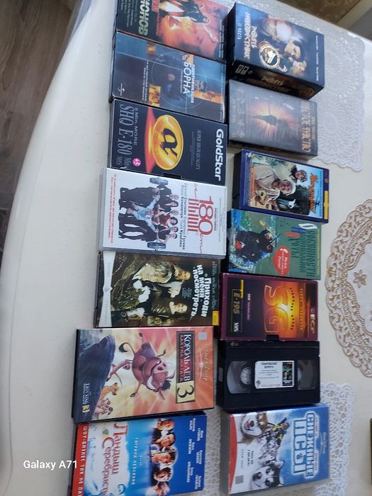 Видеокассеты и ДВД диски