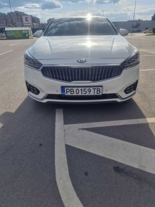 Автомобил KIA K7