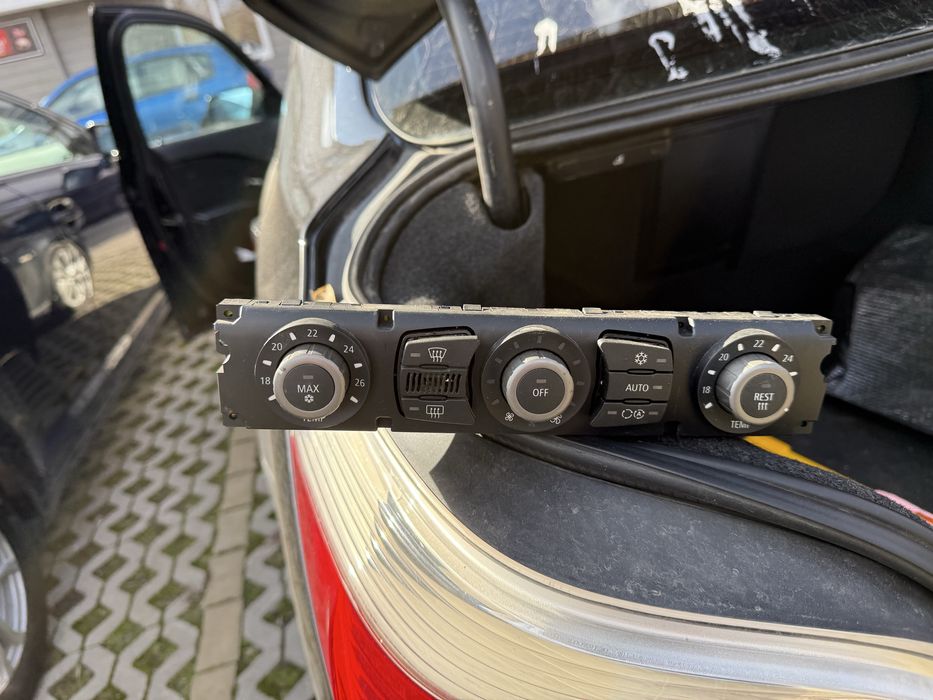 климатроник за BMW 5 Series E60 Sedan (2003-2010).