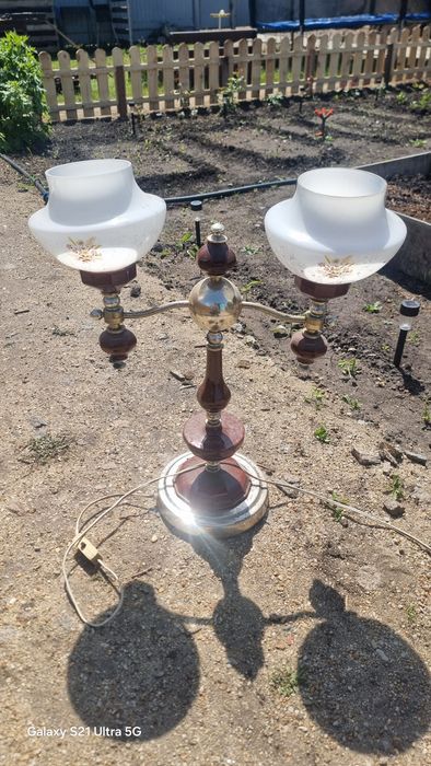 Настольный светильник