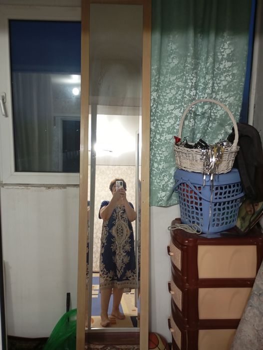 Зеркало, отдам даром.