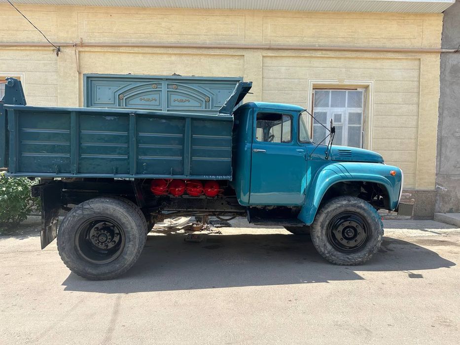 Полный покрашены самосвал ЗИЛ 1984год