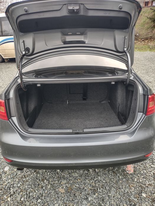 VW Jetta 1.6TDI Bluemotion ръчка