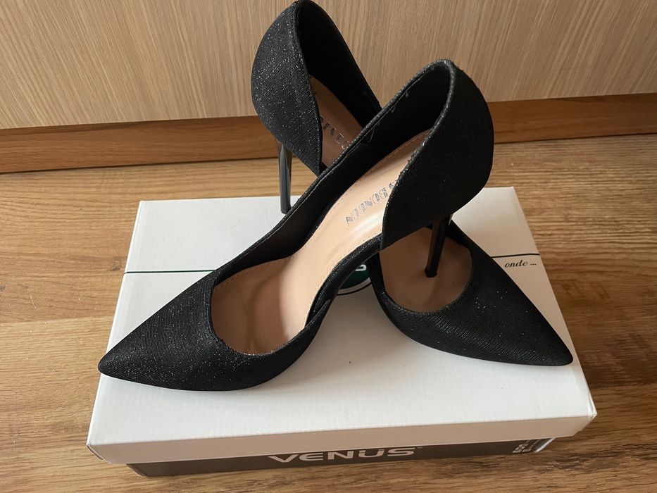 Черни обувки на ток