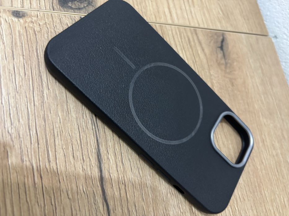 Продавам калъфи да iphone 15 !!!!