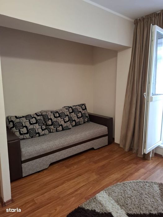 Inchiriez apartament