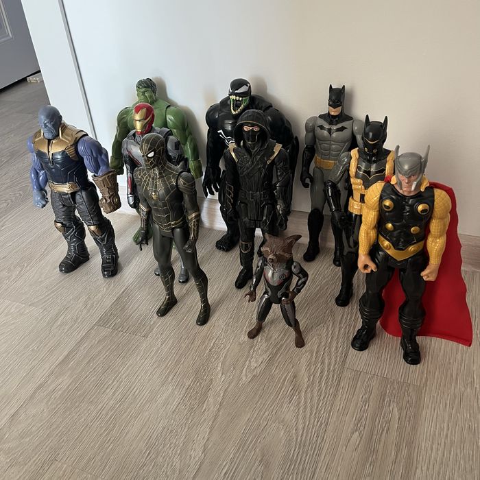 Набор больших фигурок Marvel и DC