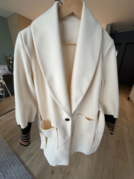 Преходни палта родходящи за сезона