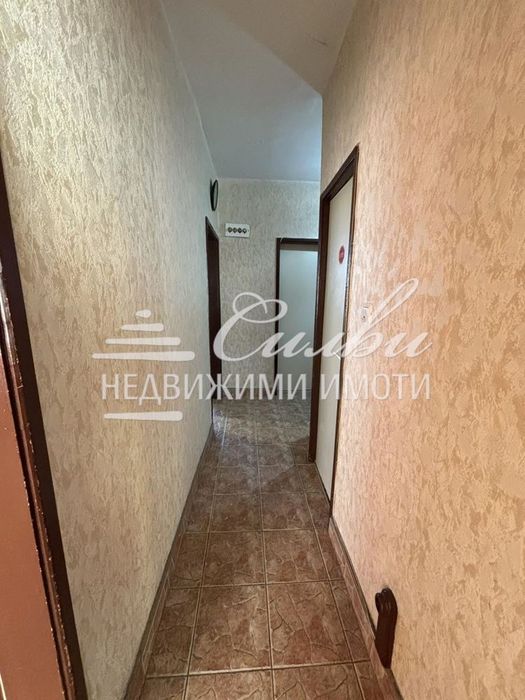 Тристаен СРЕДЕН апартамент на предпочитан ТРЕТИ етаж – кв. Томбул джа