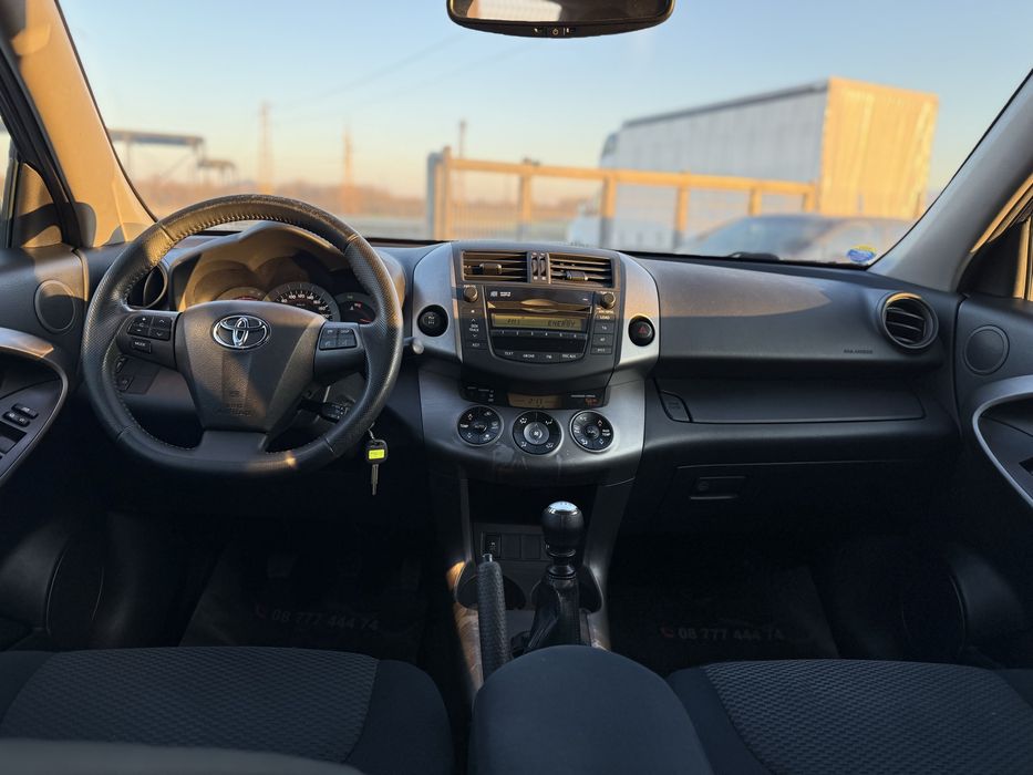Toyota Rav4 2.2D4D* 2011г* Топ Състояние* Теглич* 197.000КМ*