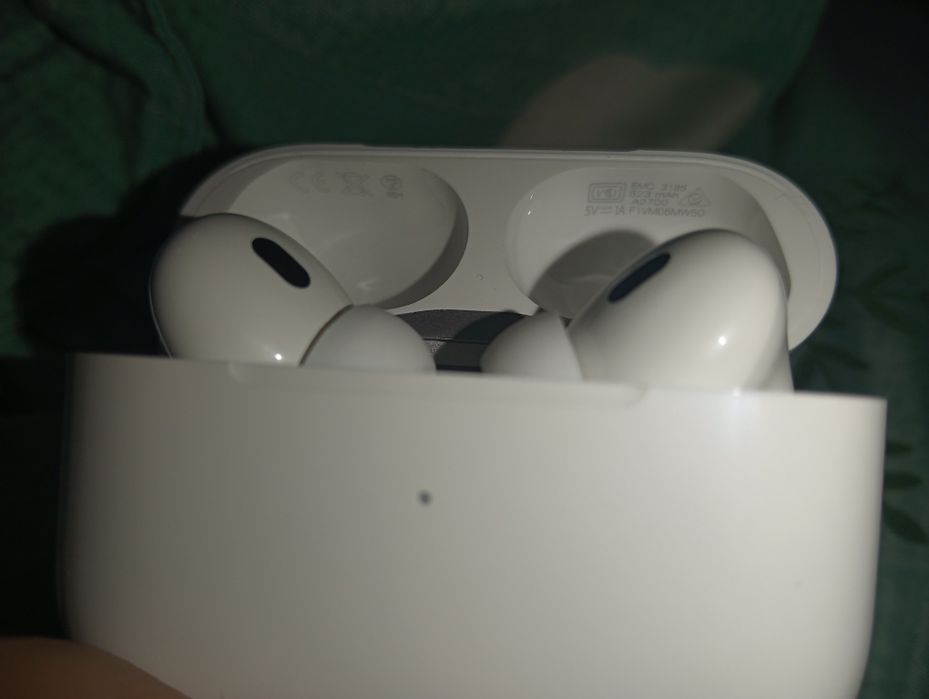 Airpods pro 2 продам срочно