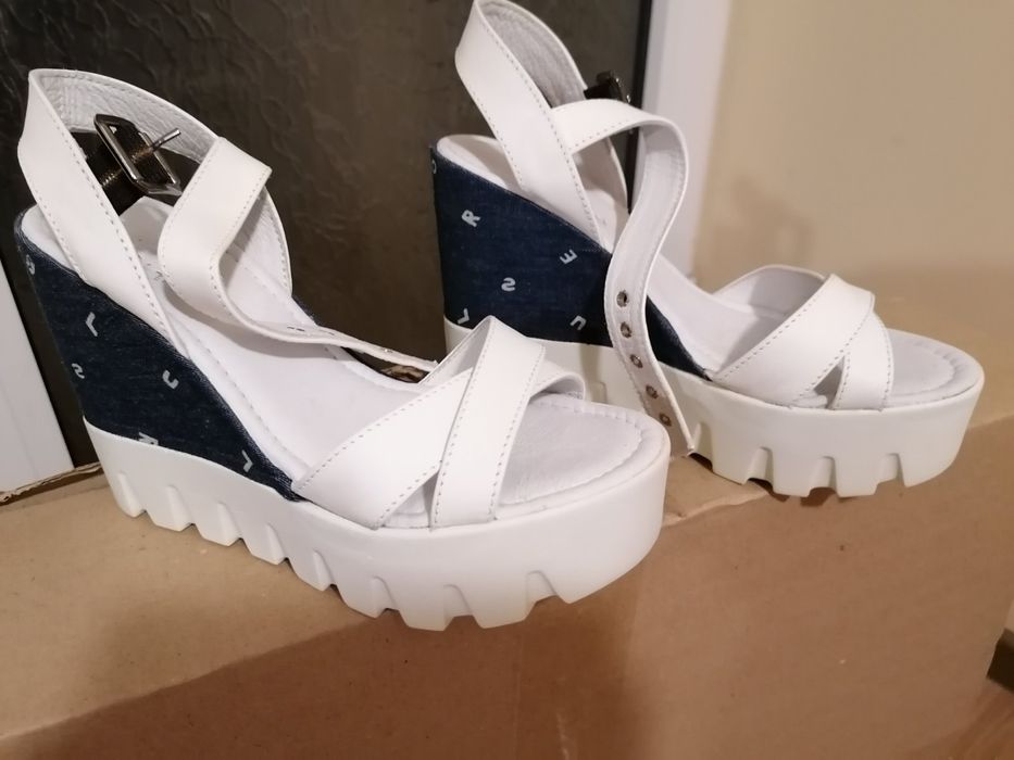 Чисто нови сандали Bianki